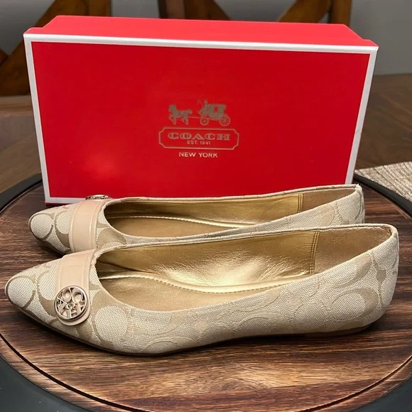 EUC - Preloved Coach Onida Flats, Size 7M US. - Picture 5 of 16